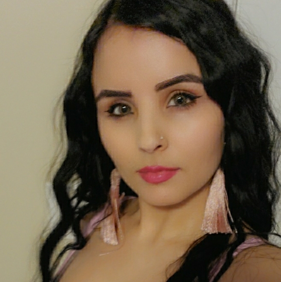 Meet your Posher, Nena - Picture 2 of 2